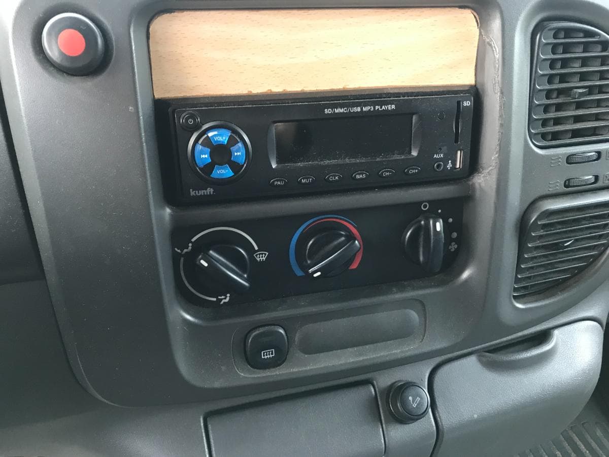 Ford Transit Kombi 2.0 · Ano 2001 — imagem 25
