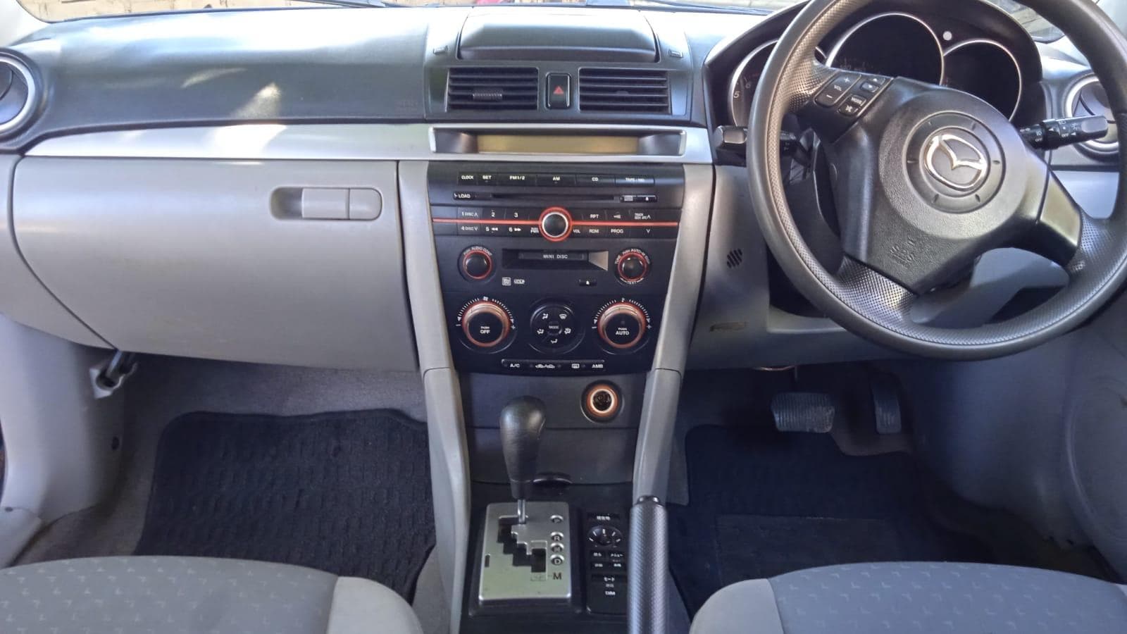 Mazda Axela · — imagen 4