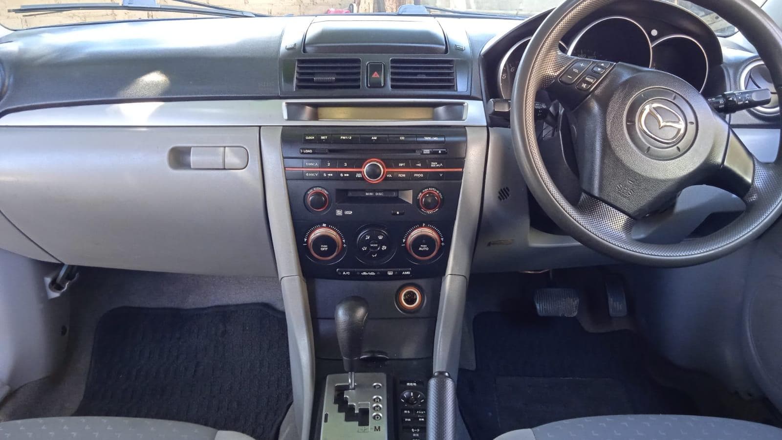 Mazda Axela · — imagen 6