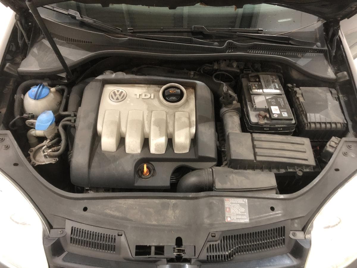 Volkswagen Golf 1.9 TDI · Ano 2006 — imagem 4