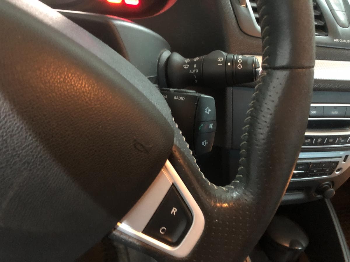 Renault Mégane 1.5 DCI · Ano 2012 — imagem 28