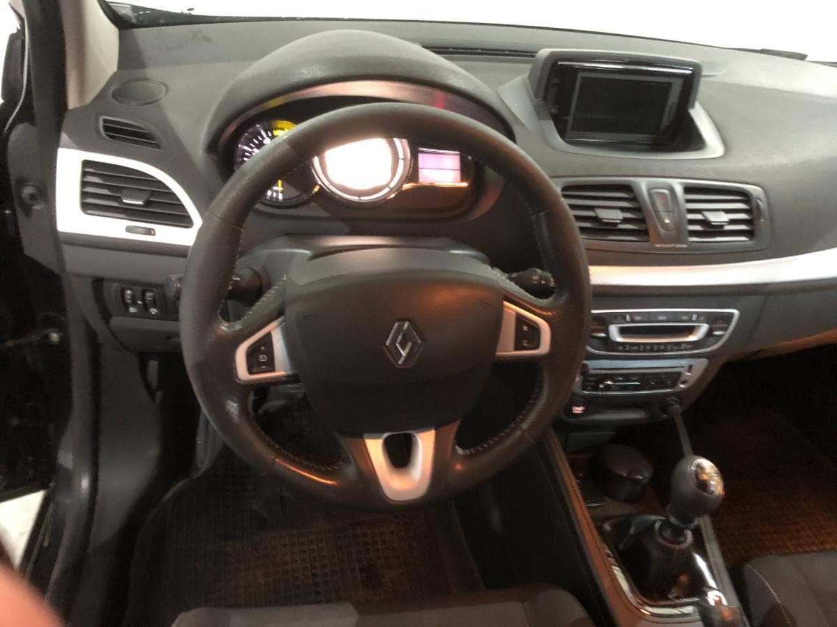 Renault Mégane 1.5 DCI · Ano 2012 — imagem 37