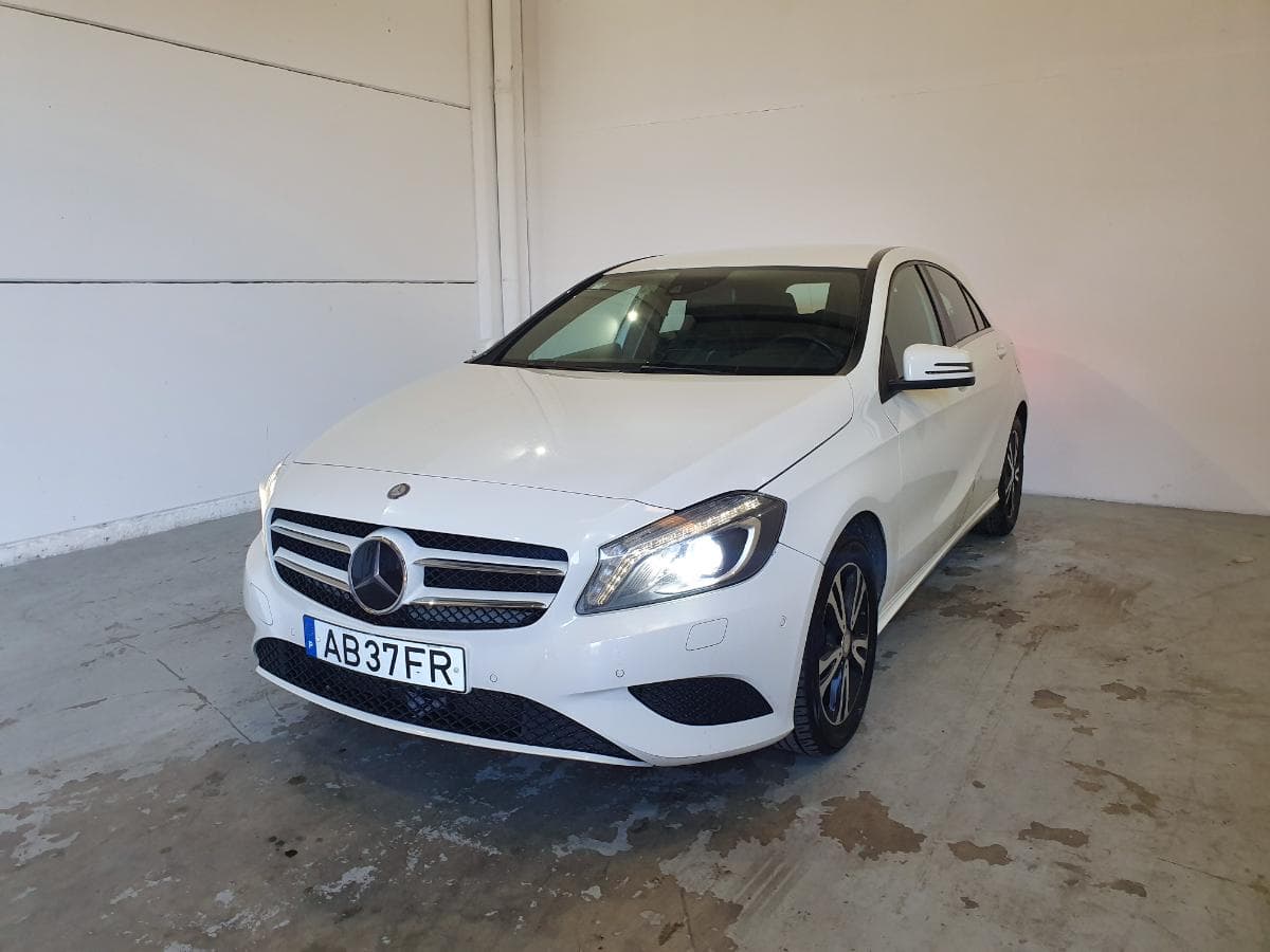 Mercedes-Benz A200 CDI · Ano 2015 — imagem 1