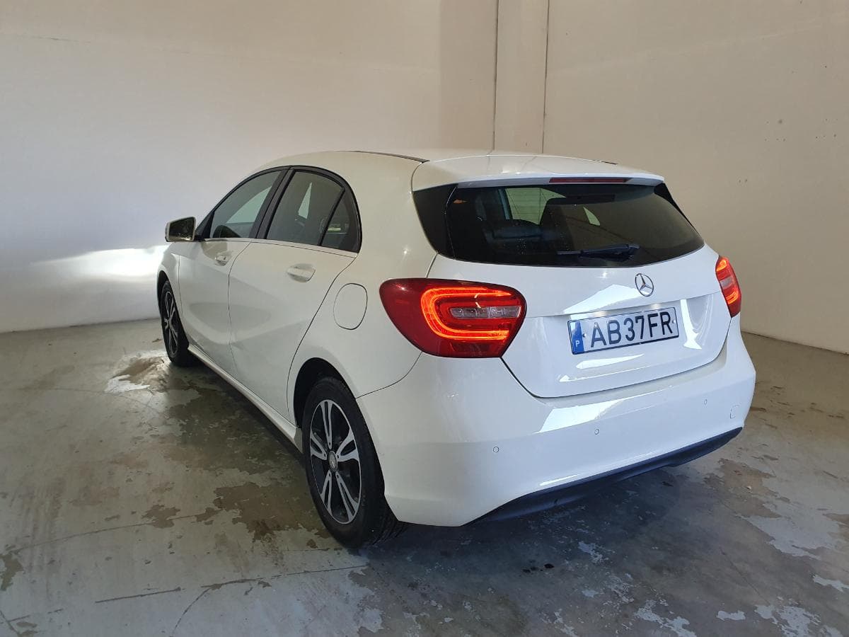 Mercedes-Benz A200 CDI · Ano 2015 — imagem 8