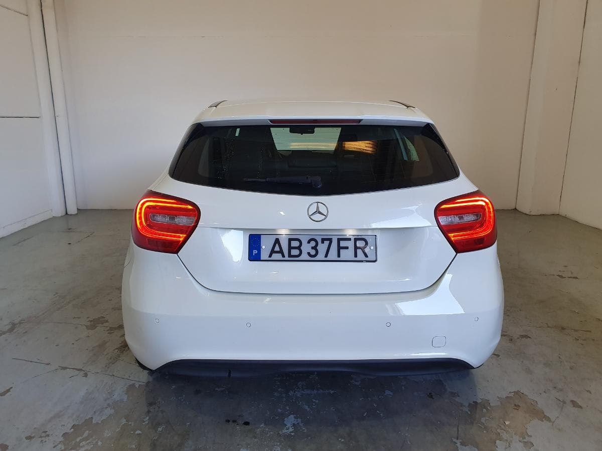 Mercedes-Benz A200 CDI · Ano 2015 — imagem 10