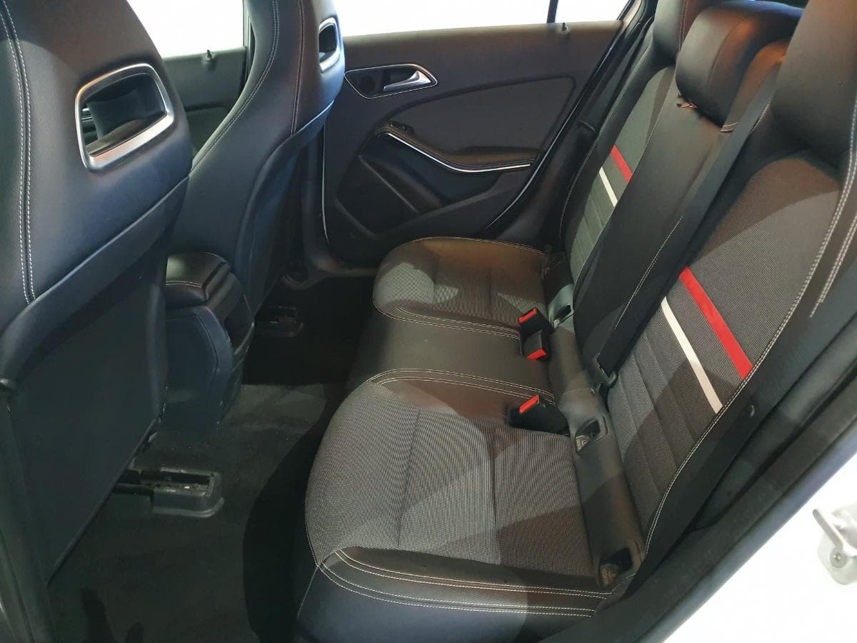 Mercedes-Benz A200 CDI · Ano 2015 — imagem 20