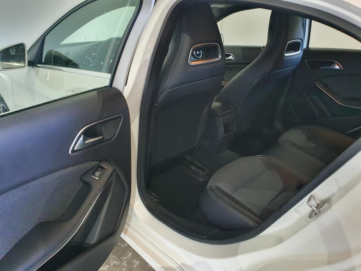 Mercedes-Benz A200 CDI · Ano 2015 — imagem 22