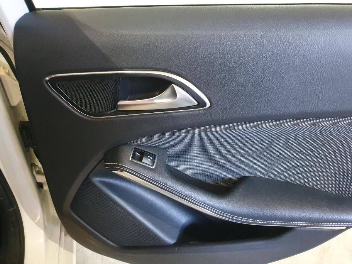 Mercedes-Benz A200 CDI · Ano 2015 — imagem 25