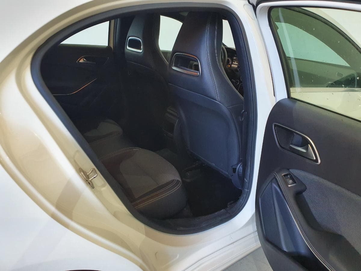Mercedes-Benz A200 CDI · Ano 2015 — imagem 27