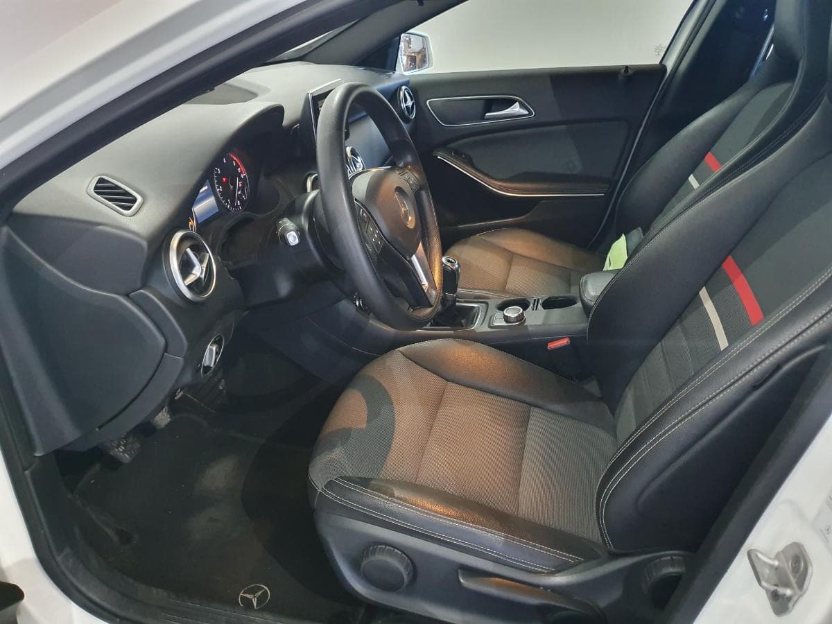 Mercedes-Benz A200 CDI · Ano 2015 — imagem 32