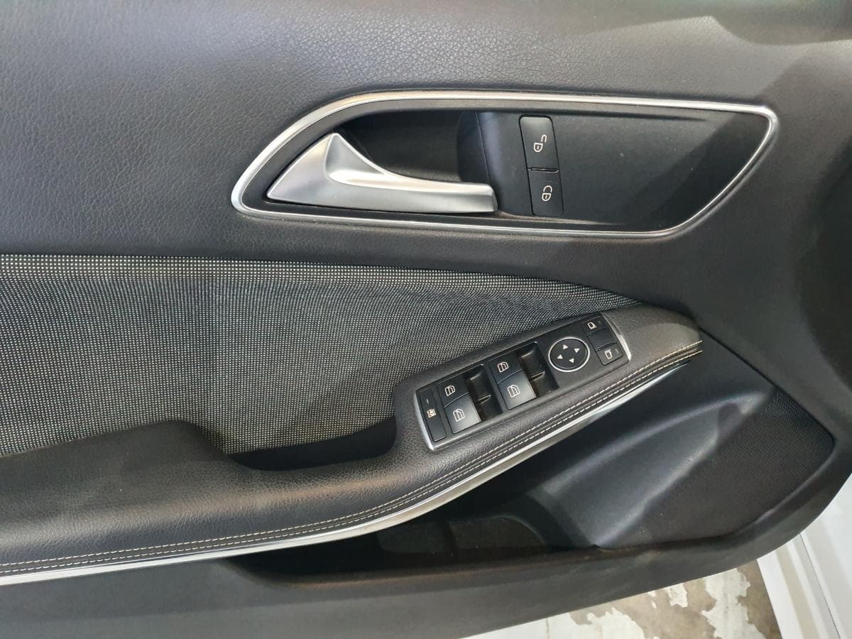 Mercedes-Benz A200 CDI · Ano 2015 — imagem 33