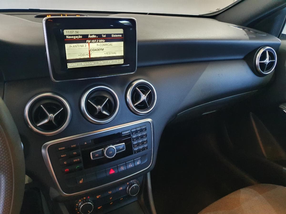 Mercedes-Benz A200 CDI · Ano 2015 — imagem 35
