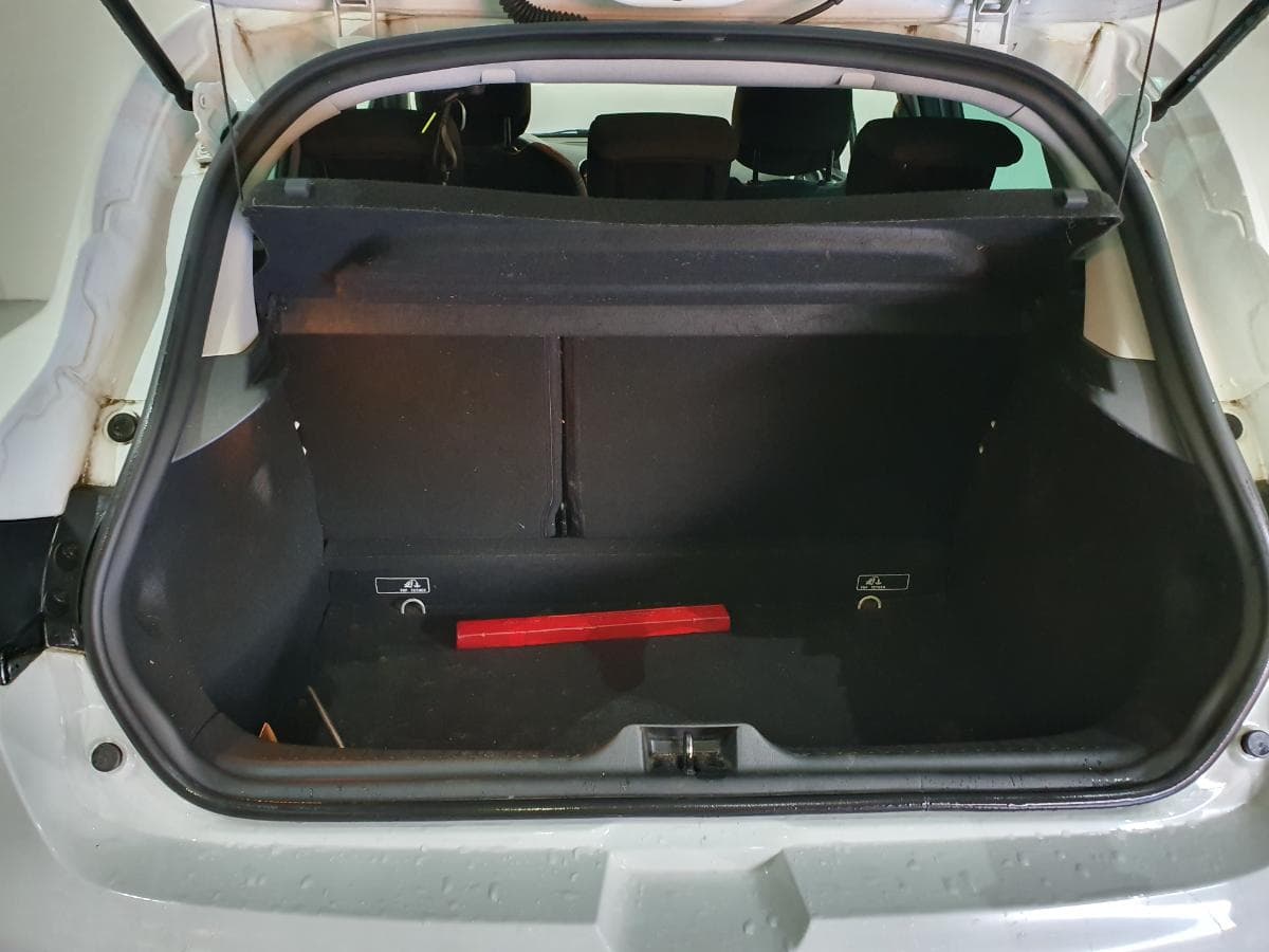 Renault Clio 0.9 TCE · Ano 2018 — imagen 8