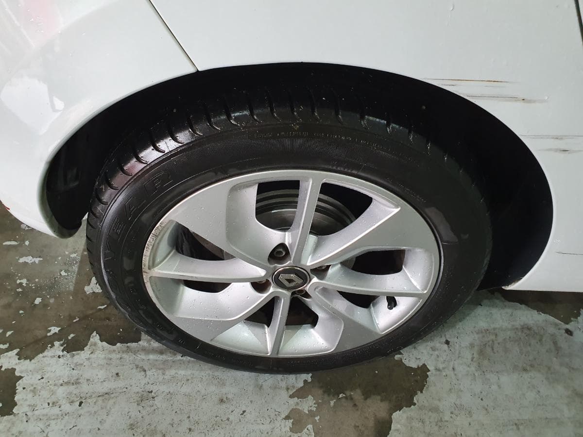 Renault Clio 0.9 TCE · Ano 2018 — imagen 12
