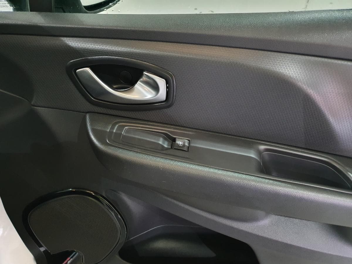 Renault Clio 0.9 TCE · Ano 2018 — imagen 25