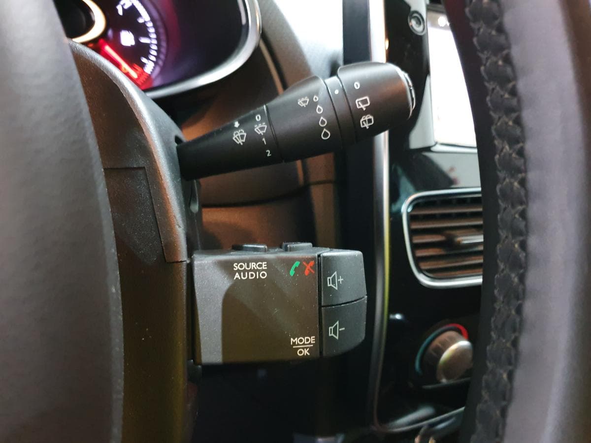 Renault Clio 0.9 TCE · Ano 2018 — imagen 38