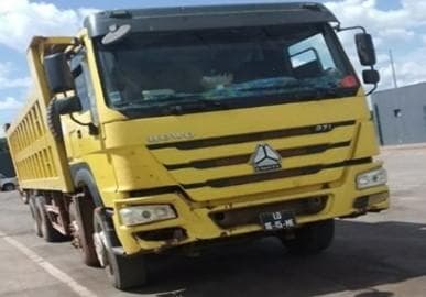 Camião basculante SINOTRUK HOWO