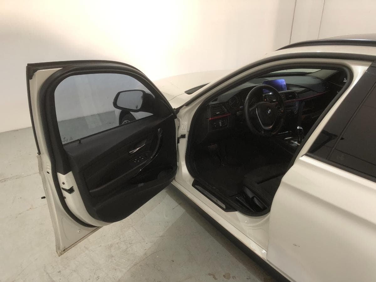 BMW 320D · Ano 2014 — imagen 18