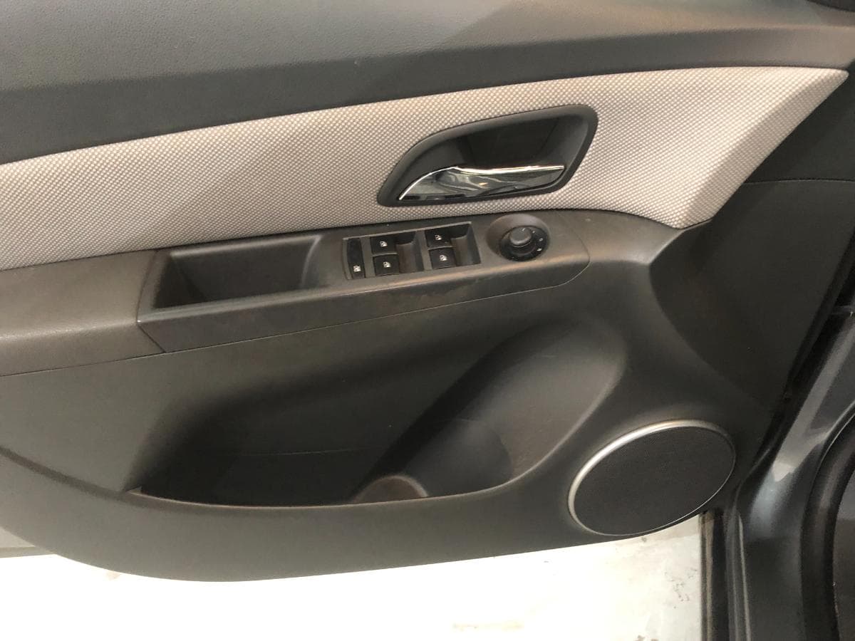 Chevrolet Cruze LT · Ano 2010 — image 37