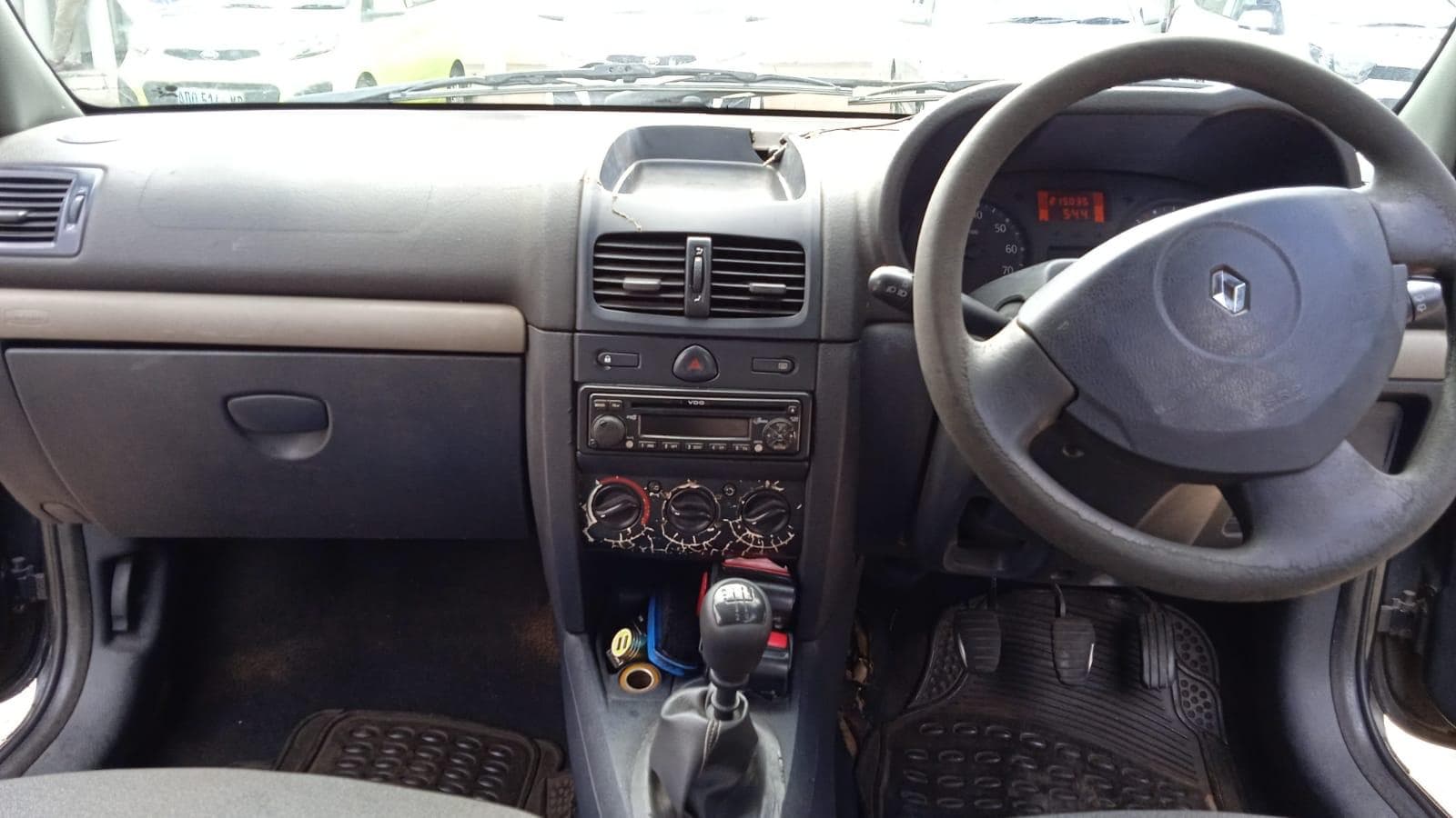 Renault Clio · — image 7