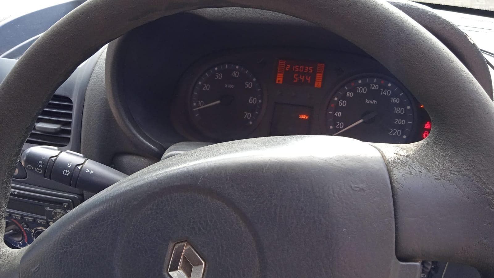 Renault Clio · — image 8