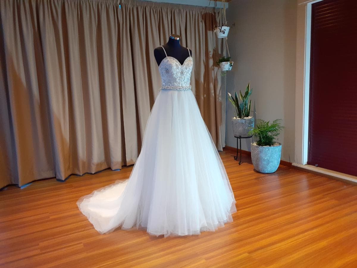 Grande Leilão de Vestidos de Noiva e Cerimónia — image 19