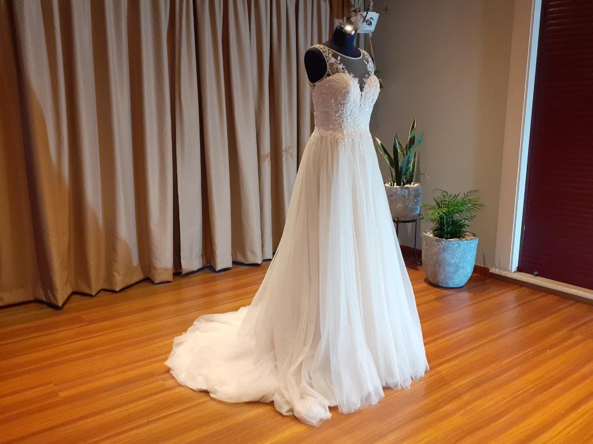 Grande Leilão de Vestidos de Noiva e Cerimónia — image 28