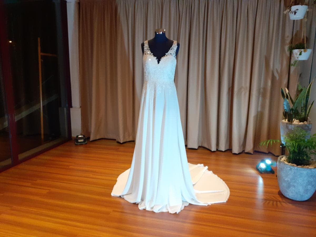 Grande Leilão de Vestidos de Noiva e Cerimónia — image 27