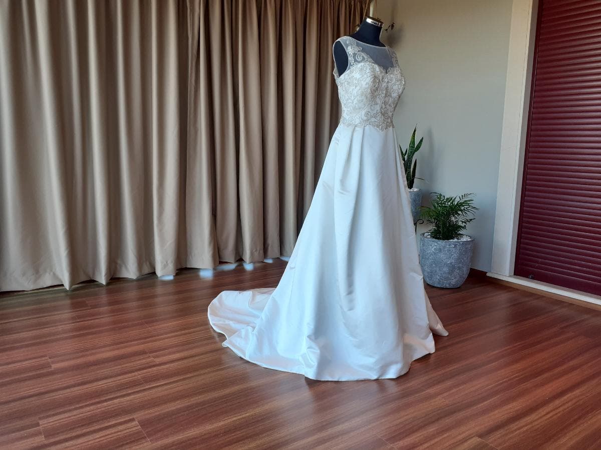 Grande Leilão de Vestidos de Noiva e Cerimónia — image 32