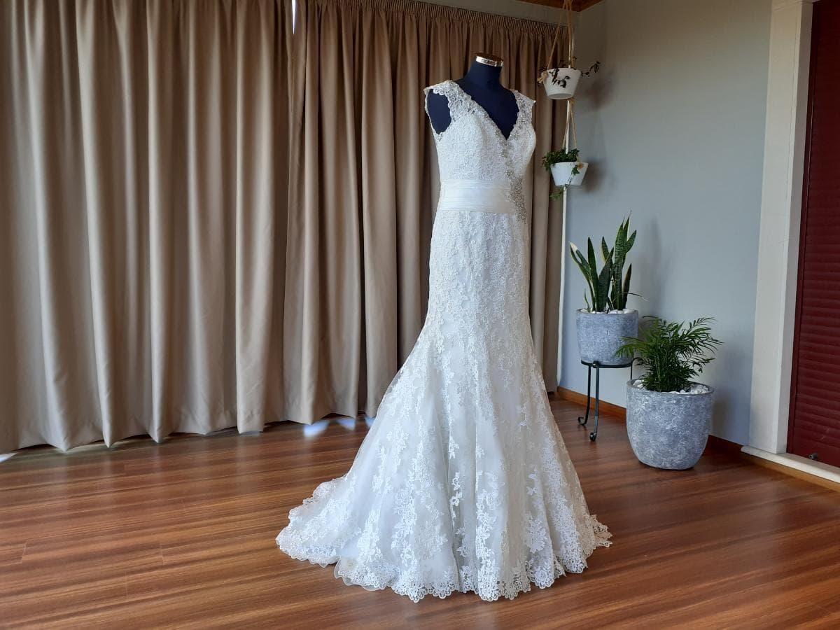 Grande Leilão de Vestidos de Noiva e Cerimónia — image 42