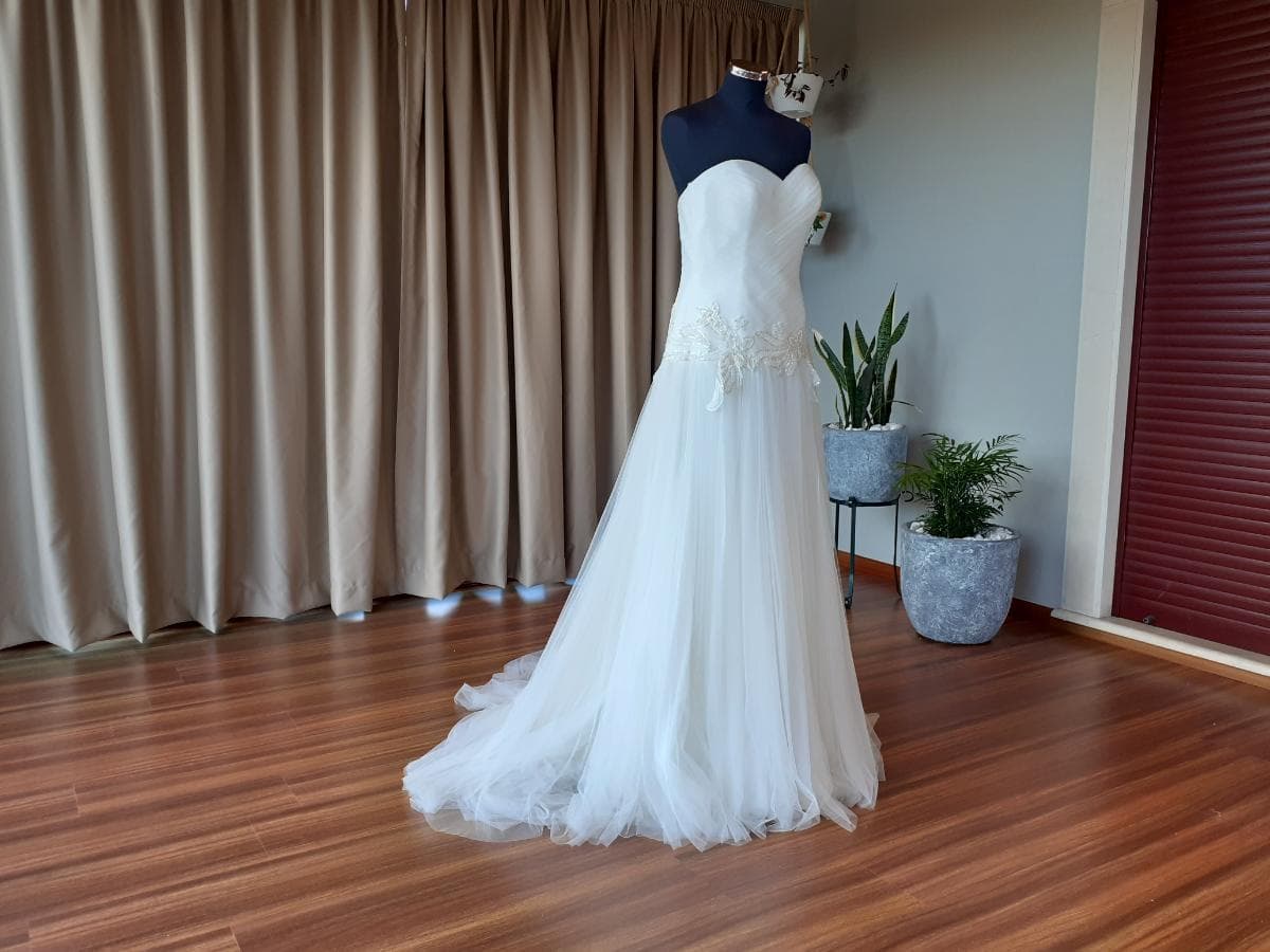 Grande Leilão de Vestidos de Noiva e Cerimónia — image 46