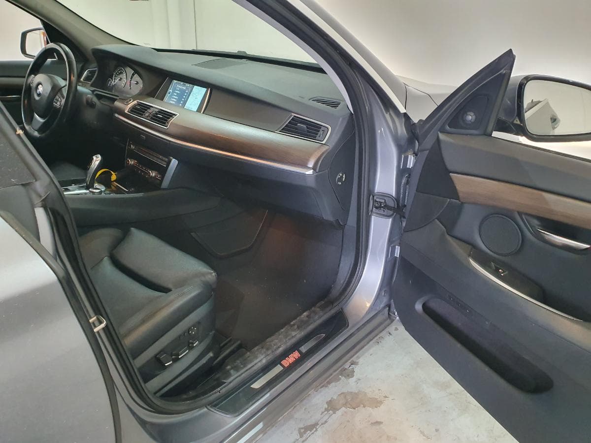BMW 530D · Ano 2010 — image 19