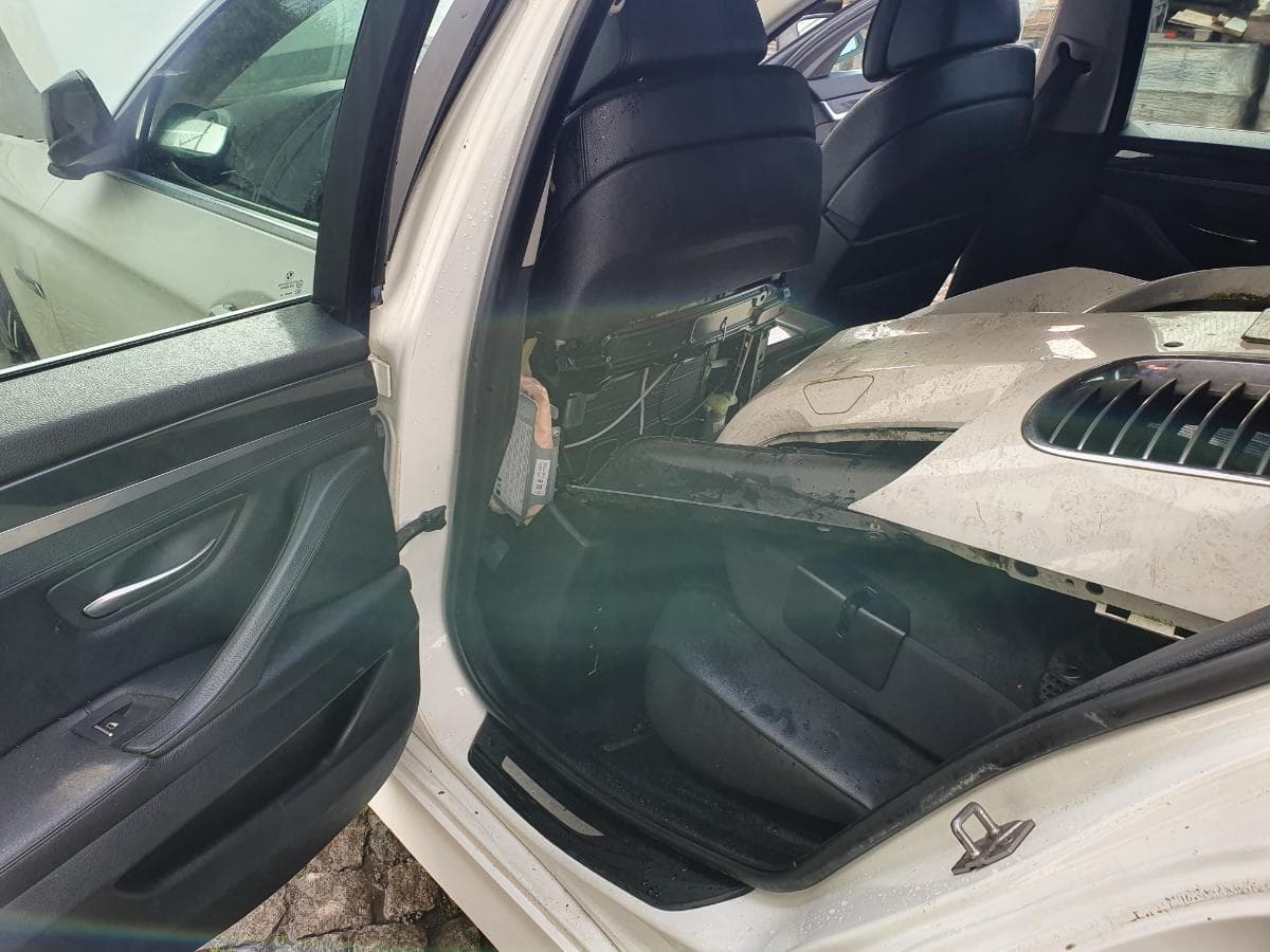BMW 520D Touring · Ano 2011 — image 21