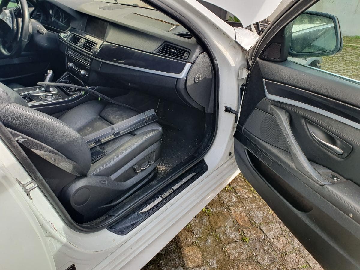 BMW 520D Touring · Ano 2011 — image 23