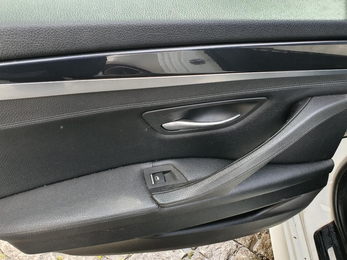 BMW 520D Touring · Ano 2011 — image 24