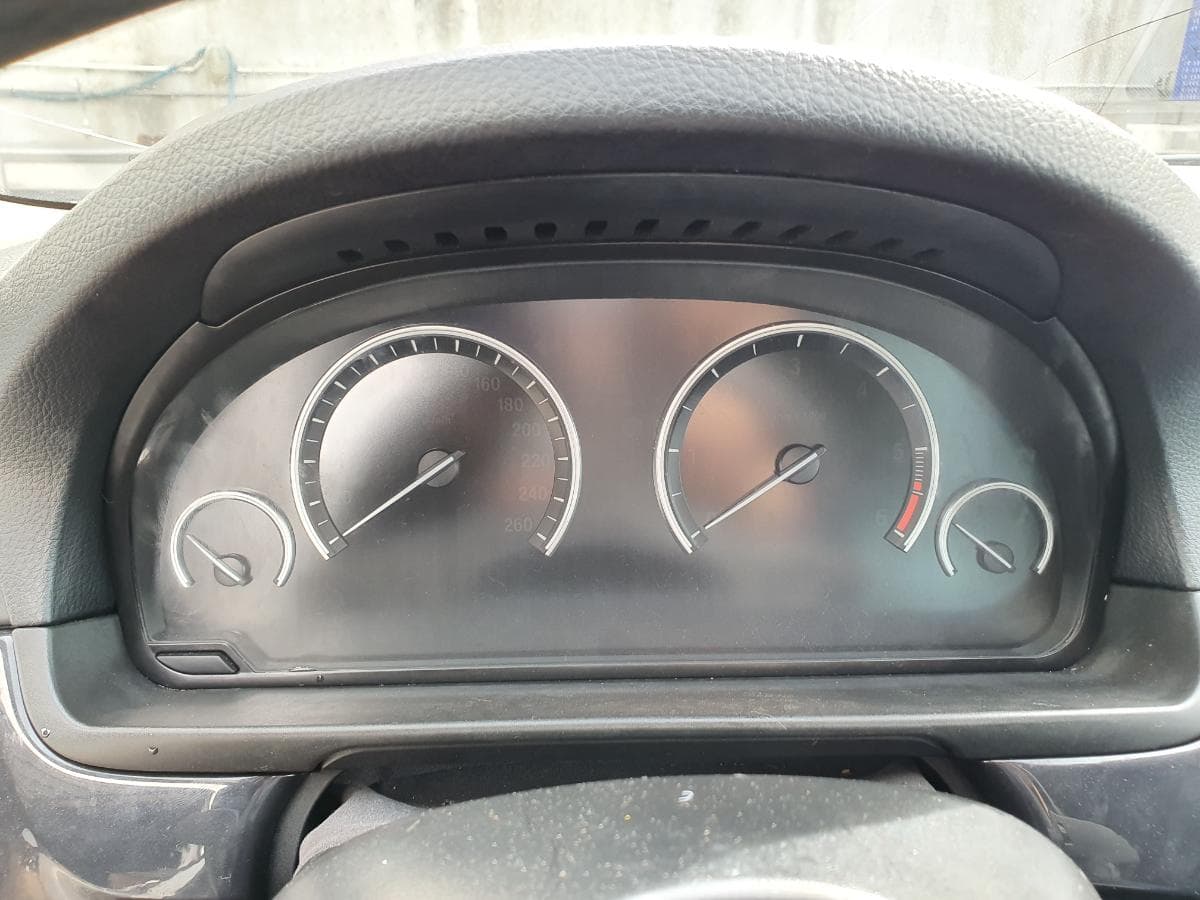 BMW 520D Touring · Ano 2011 — image 38