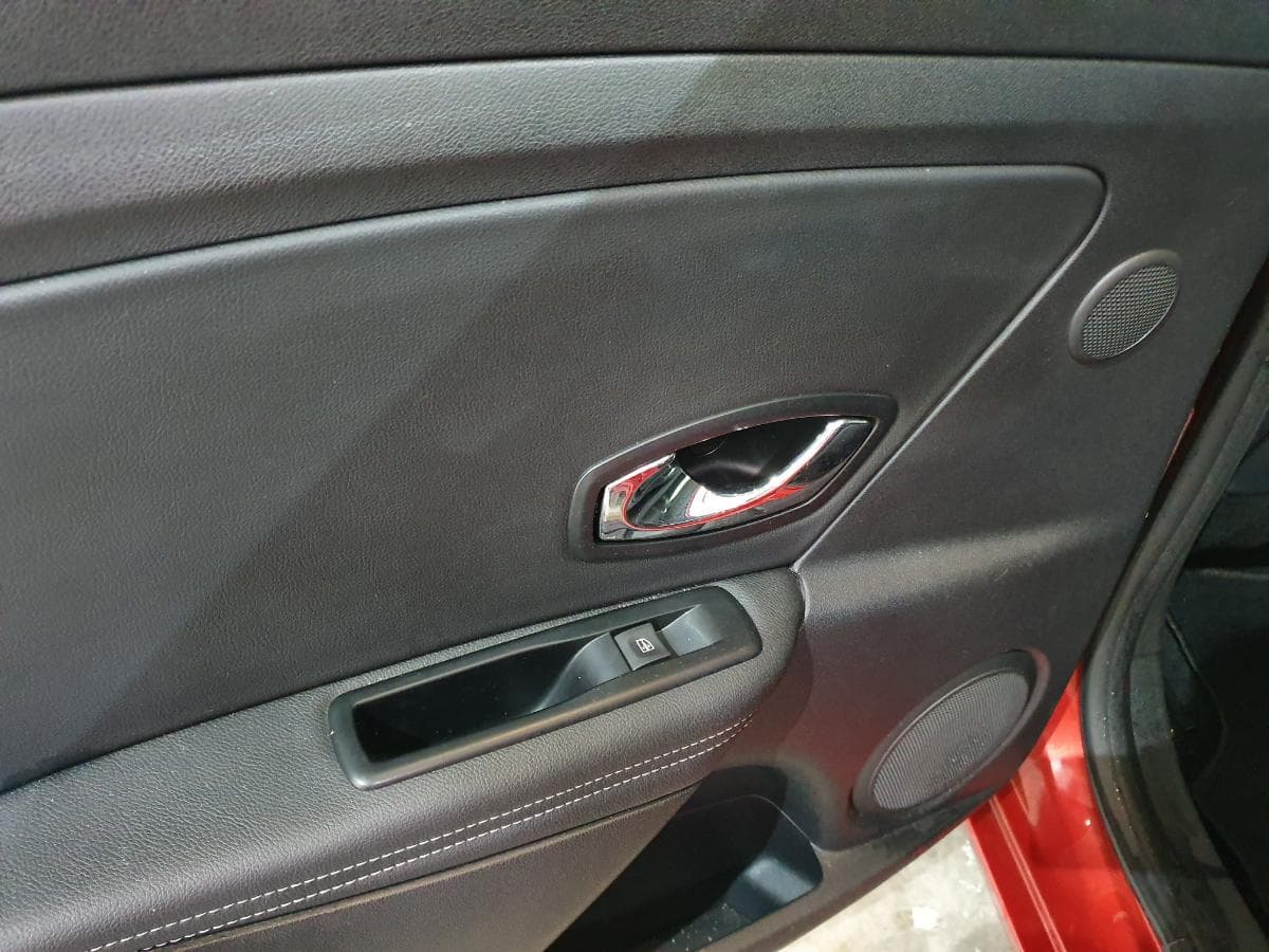 Renault Mégane 1.5 DCI · Ano 2015 — image 22
