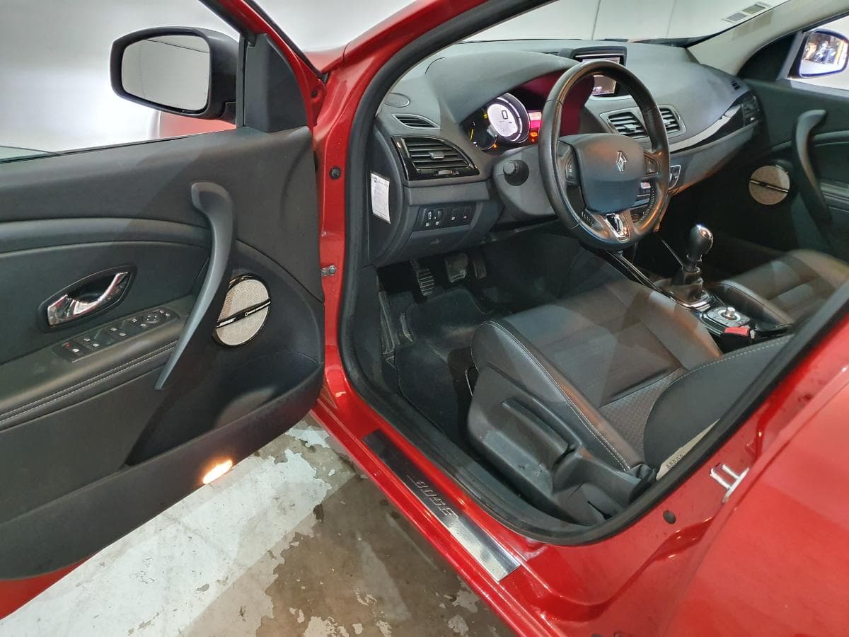 Renault Mégane 1.5 DCI · Ano 2015 — image 19