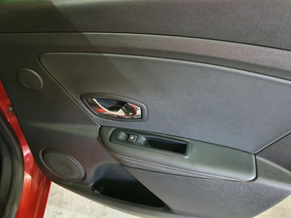 Renault Mégane 1.5 DCI · Ano 2015 — image 27