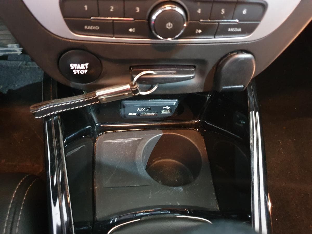 Renault Mégane 1.5 DCI · Ano 2015 — image 29