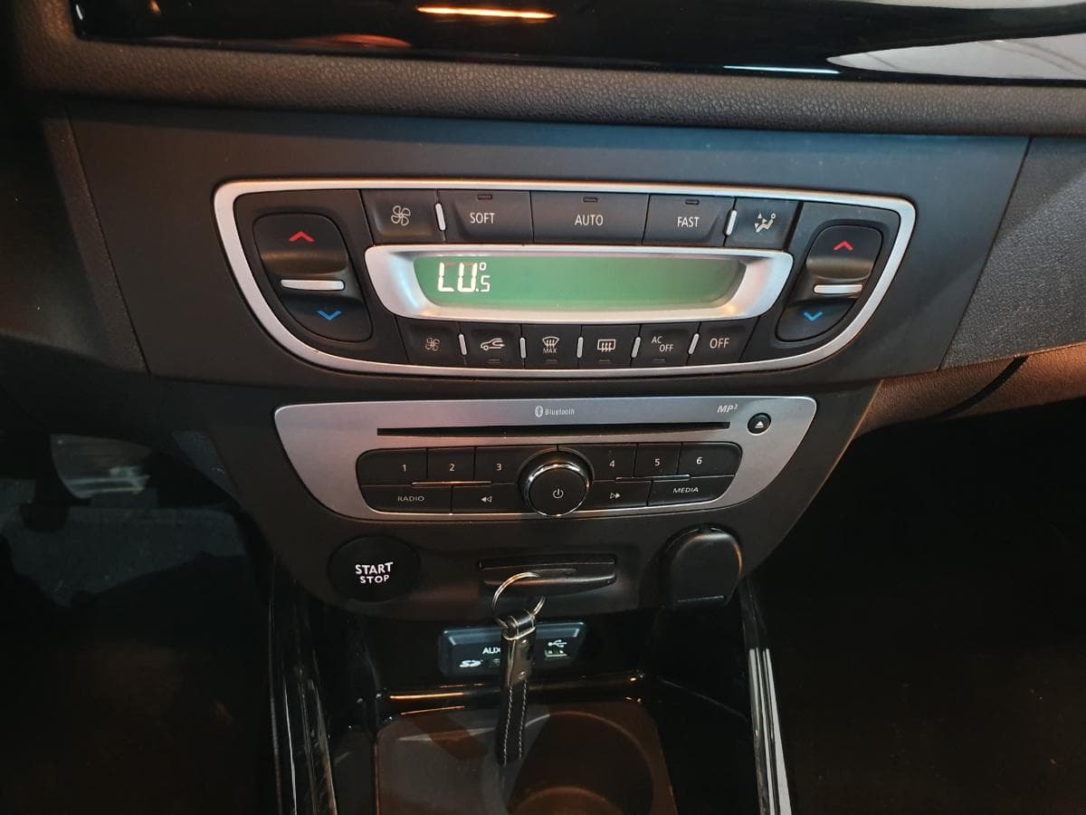 Renault Mégane 1.5 DCI · Ano 2015 — image 32