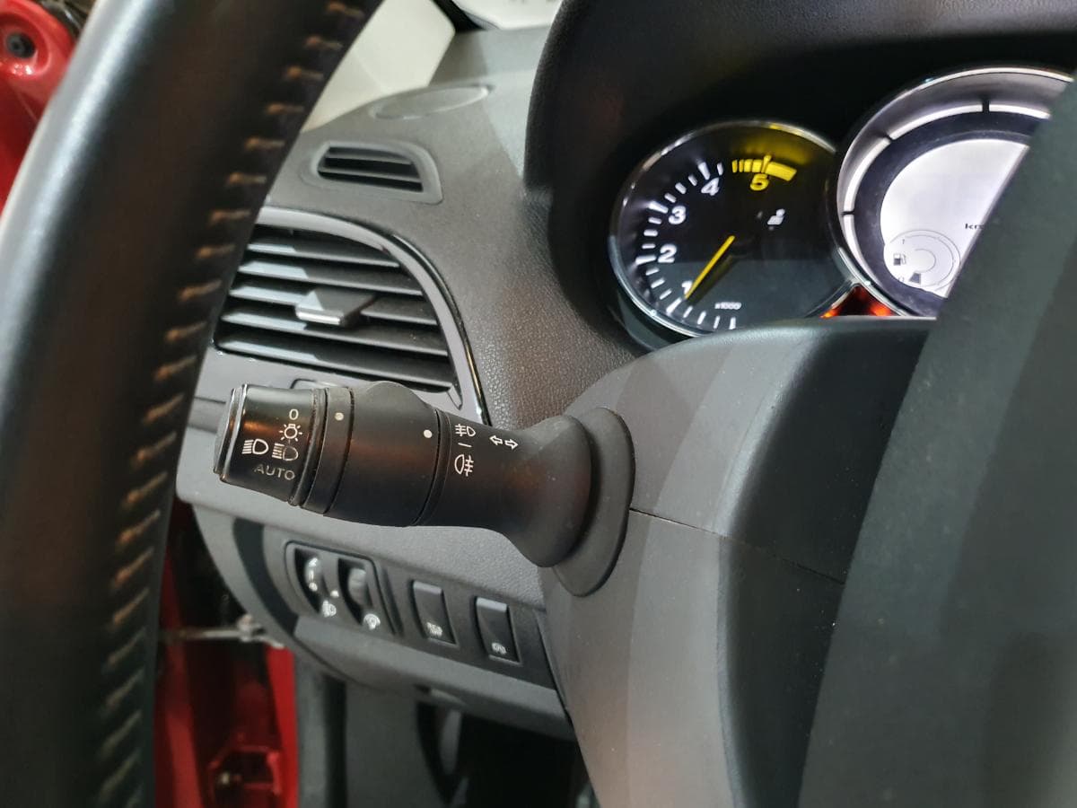 Renault Mégane 1.5 DCI · Ano 2015 — image 36