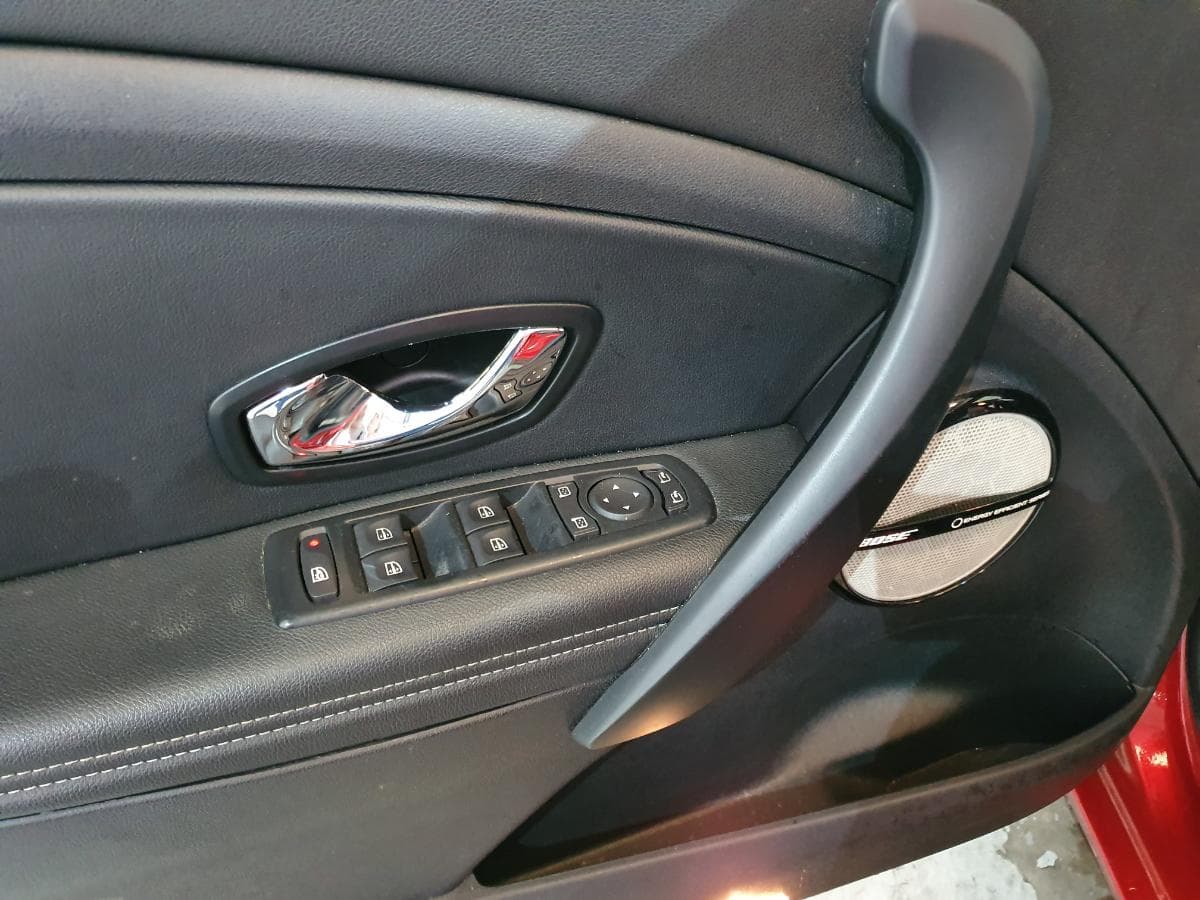 Renault Mégane 1.5 DCI · Ano 2015 — image 37