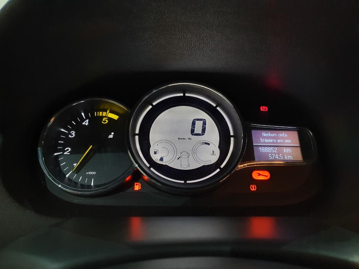 Renault Mégane 1.5 DCI · Ano 2015 — image 40