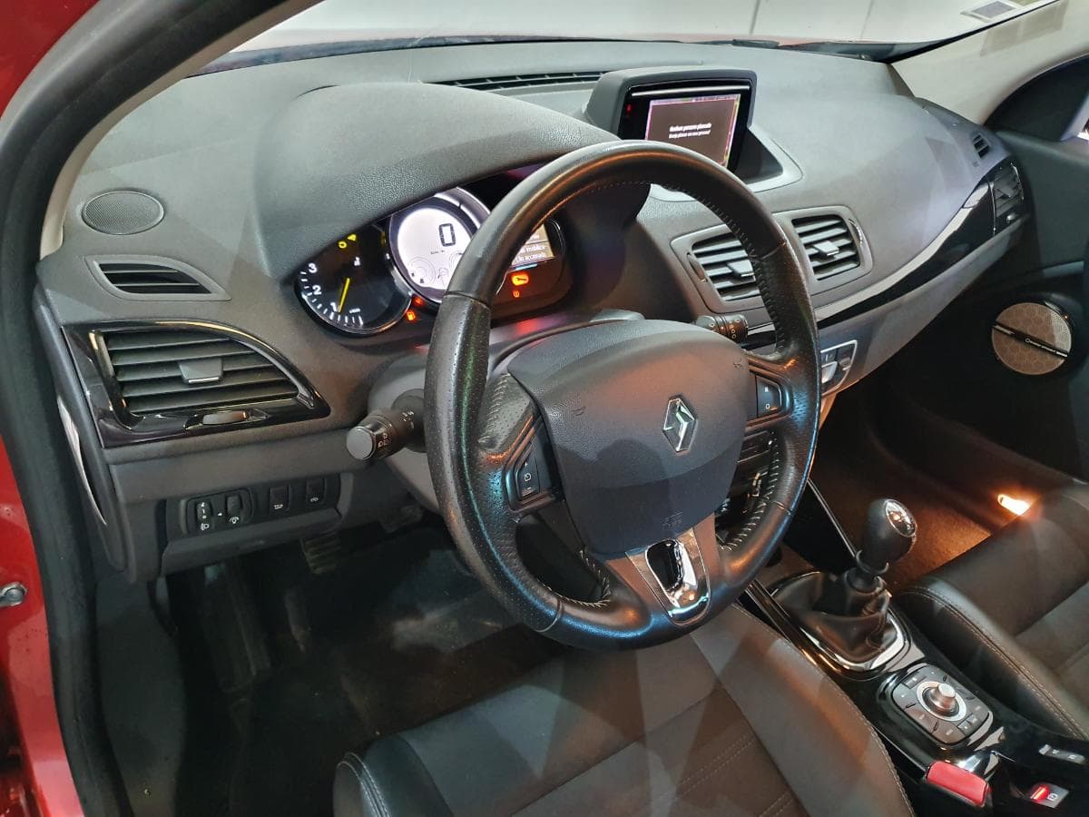 Renault Mégane 1.5 DCI · Ano 2015 — image 42