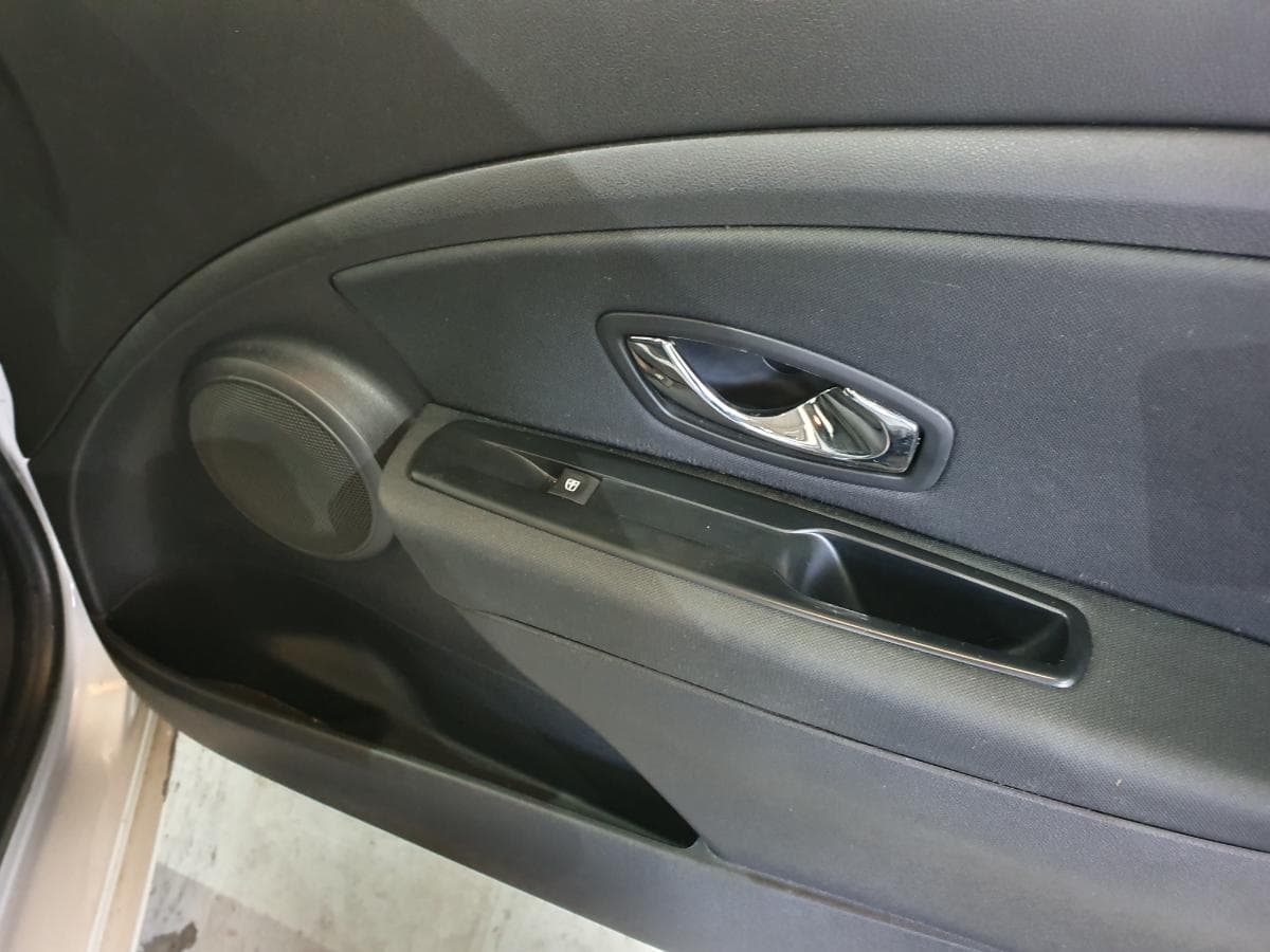 Renault Mégane 1.5 DCI · Ano 2014 — imagen 17
