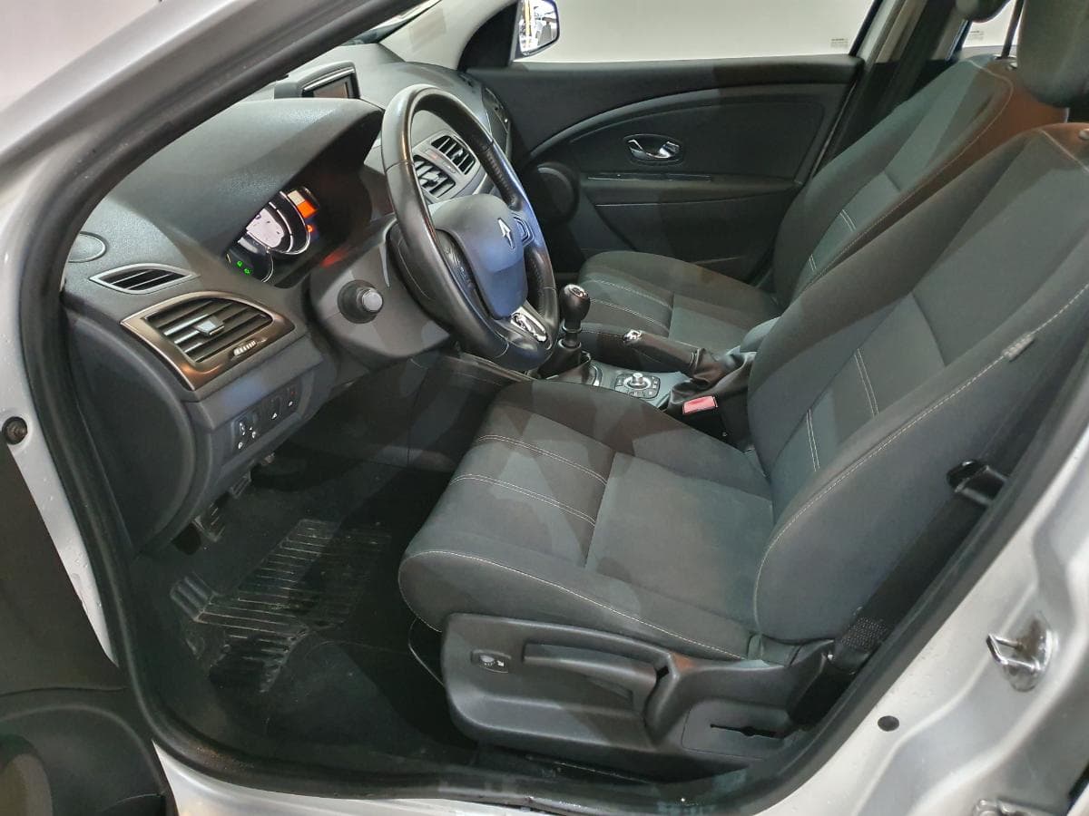 Renault Mégane 1.5 DCI · Ano 2014 — imagen 24
