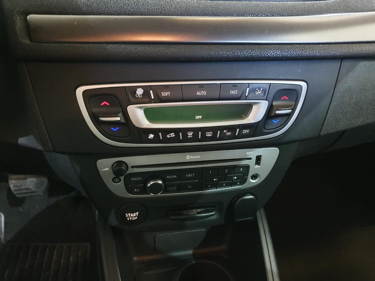 Renault Mégane 1.5 DCI · Ano 2014 — imagen 26