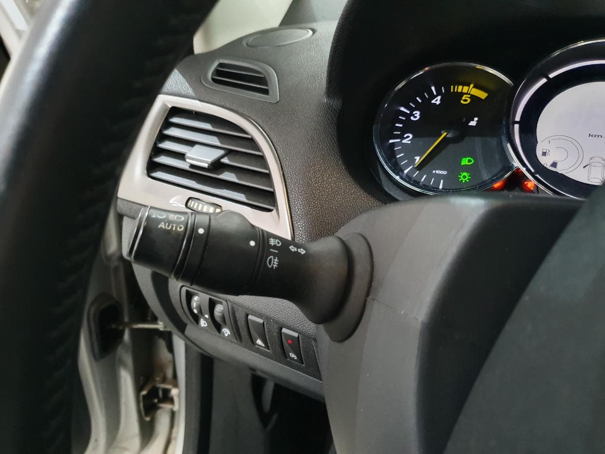 Renault Mégane 1.5 DCI · Ano 2014 — imagen 28