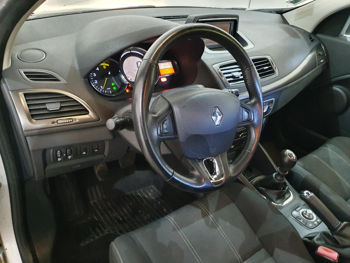 Renault Mégane 1.5 DCI · Ano 2014 — imagen 30